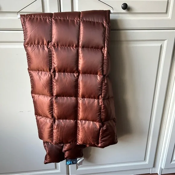 Eddie Bauer Packable Luxury Down Throw - Copper 50x60 - Picture 2 of 7